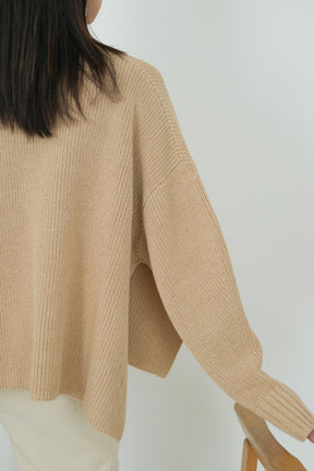 x ninido U Neck Essential Sweater - Beige